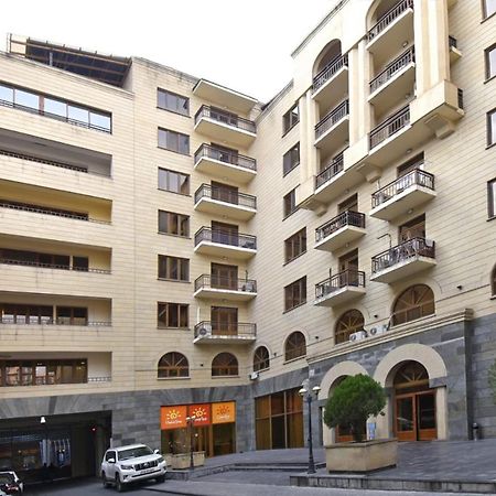 Byuzand7 New Building In Republic Square Erivan Exterior foto